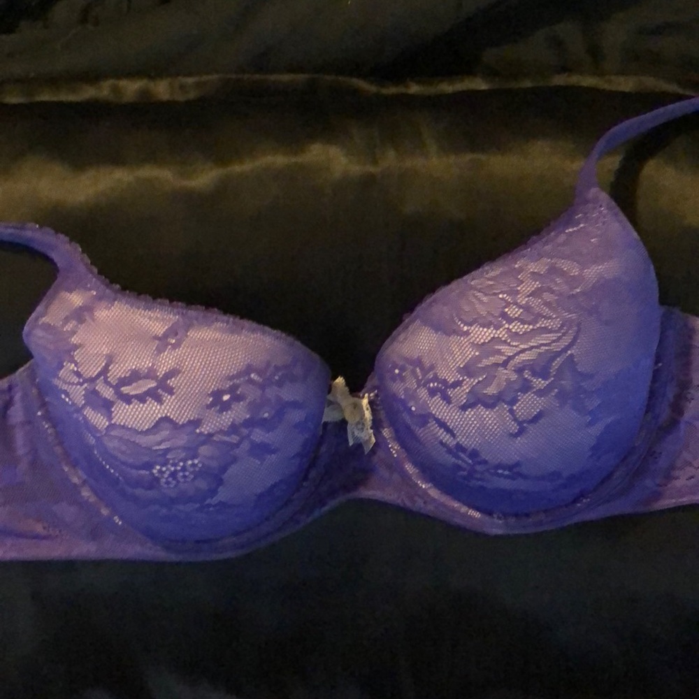 Victoria’s Secret body by Victoria bra